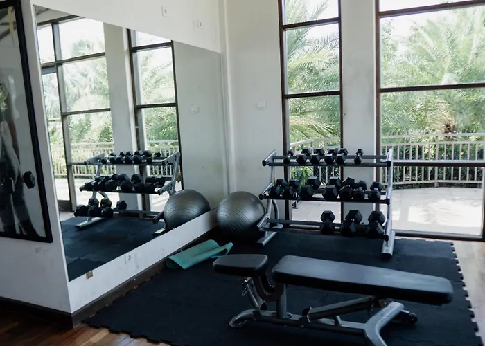 Esco Luxe Apartahotel 4*