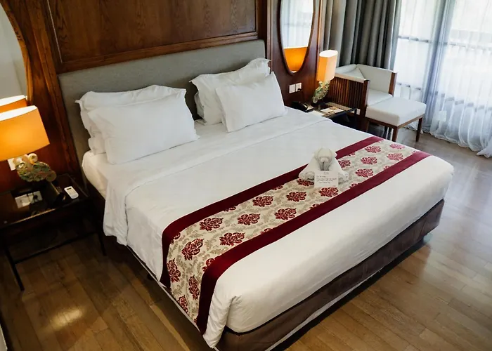 Esco Luxe Apartahotel
