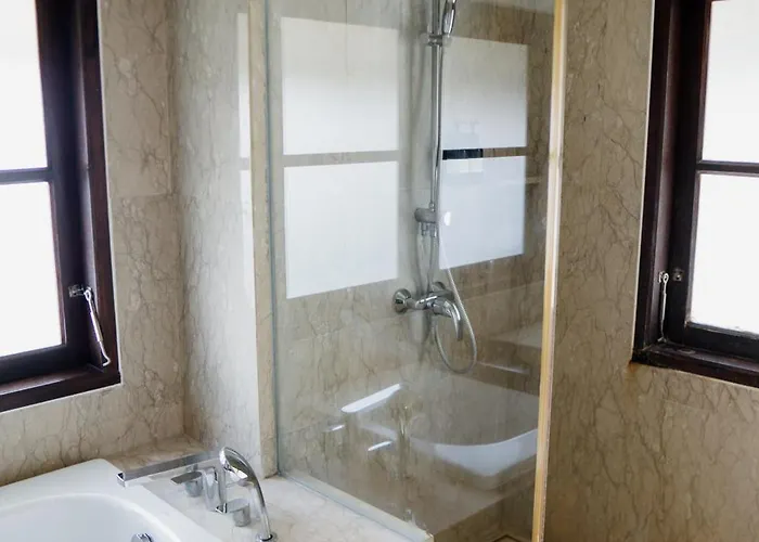 Esco Luxe Apartahotel